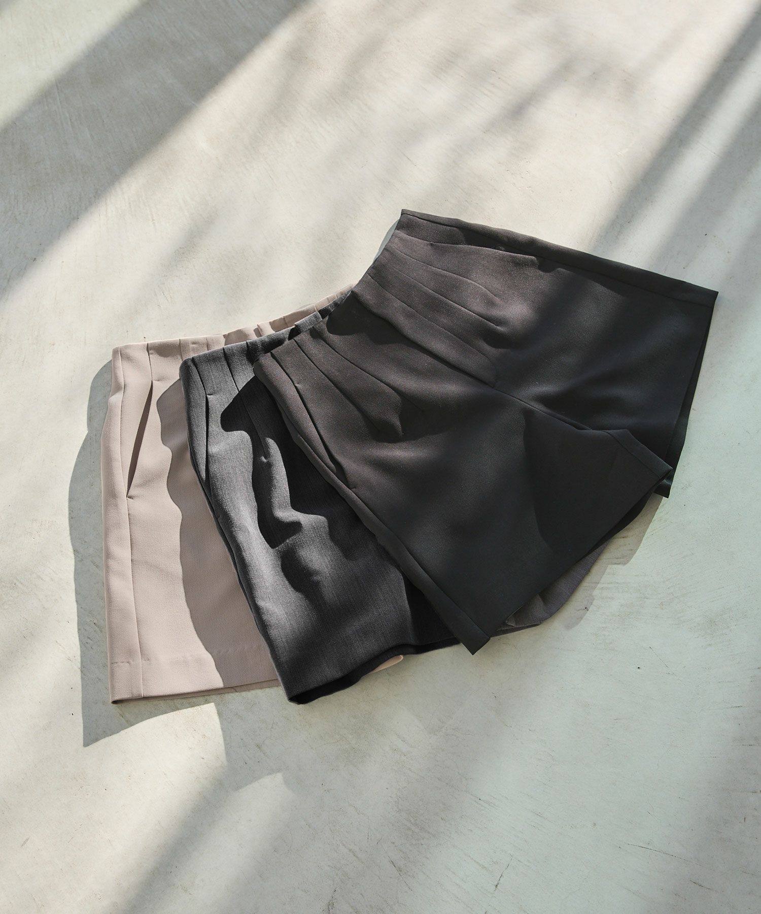 TRフロントプリーツショートパンツ | MOARE
